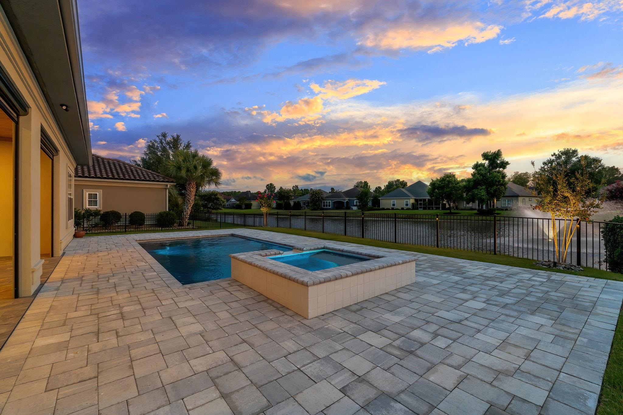 1015 Bluffview Dr.