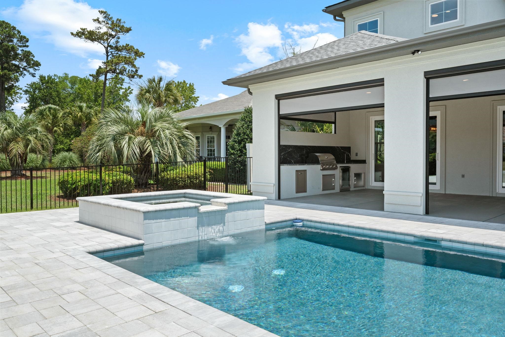1015 Bluffview Dr.
