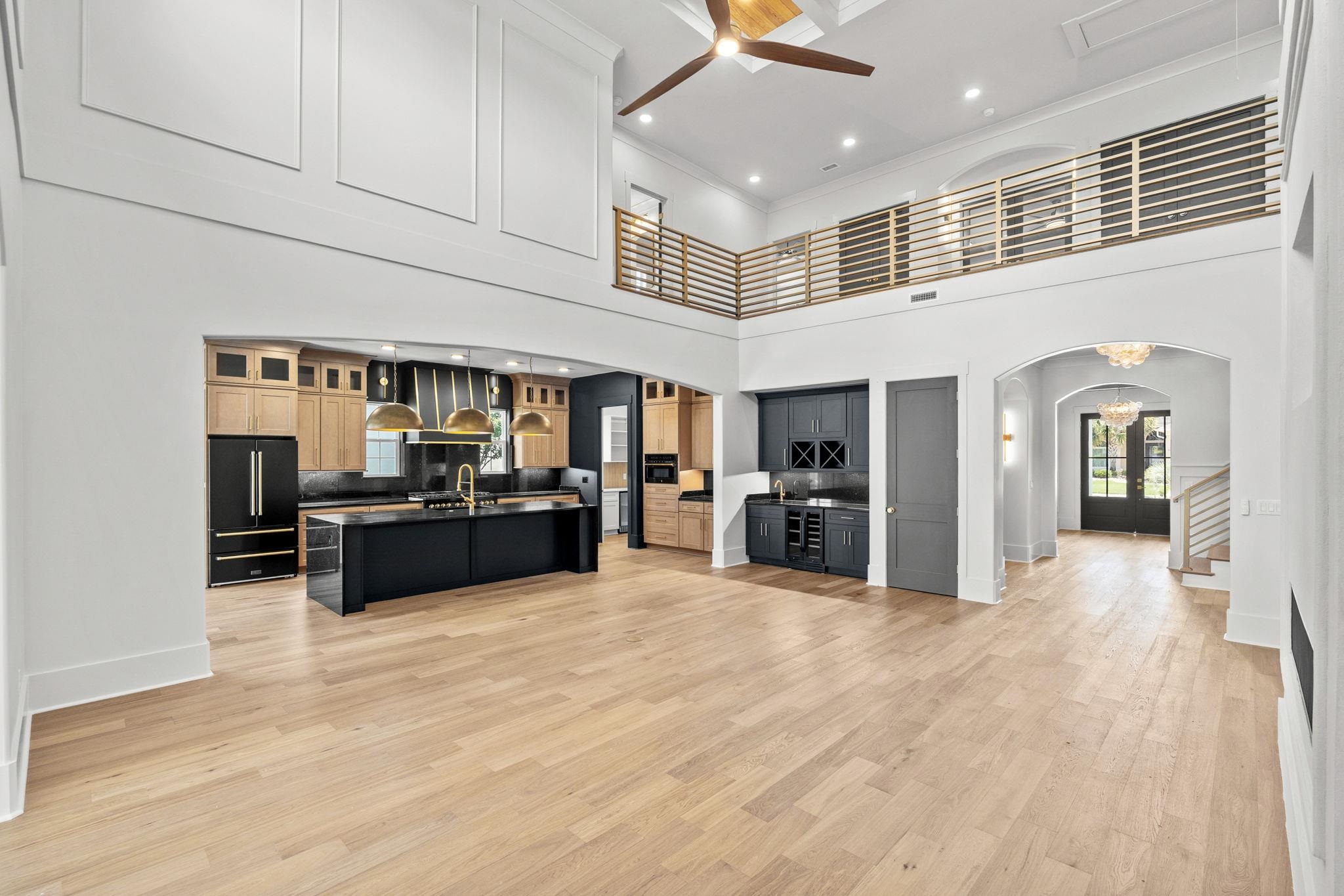 1015 Bluffview Dr.