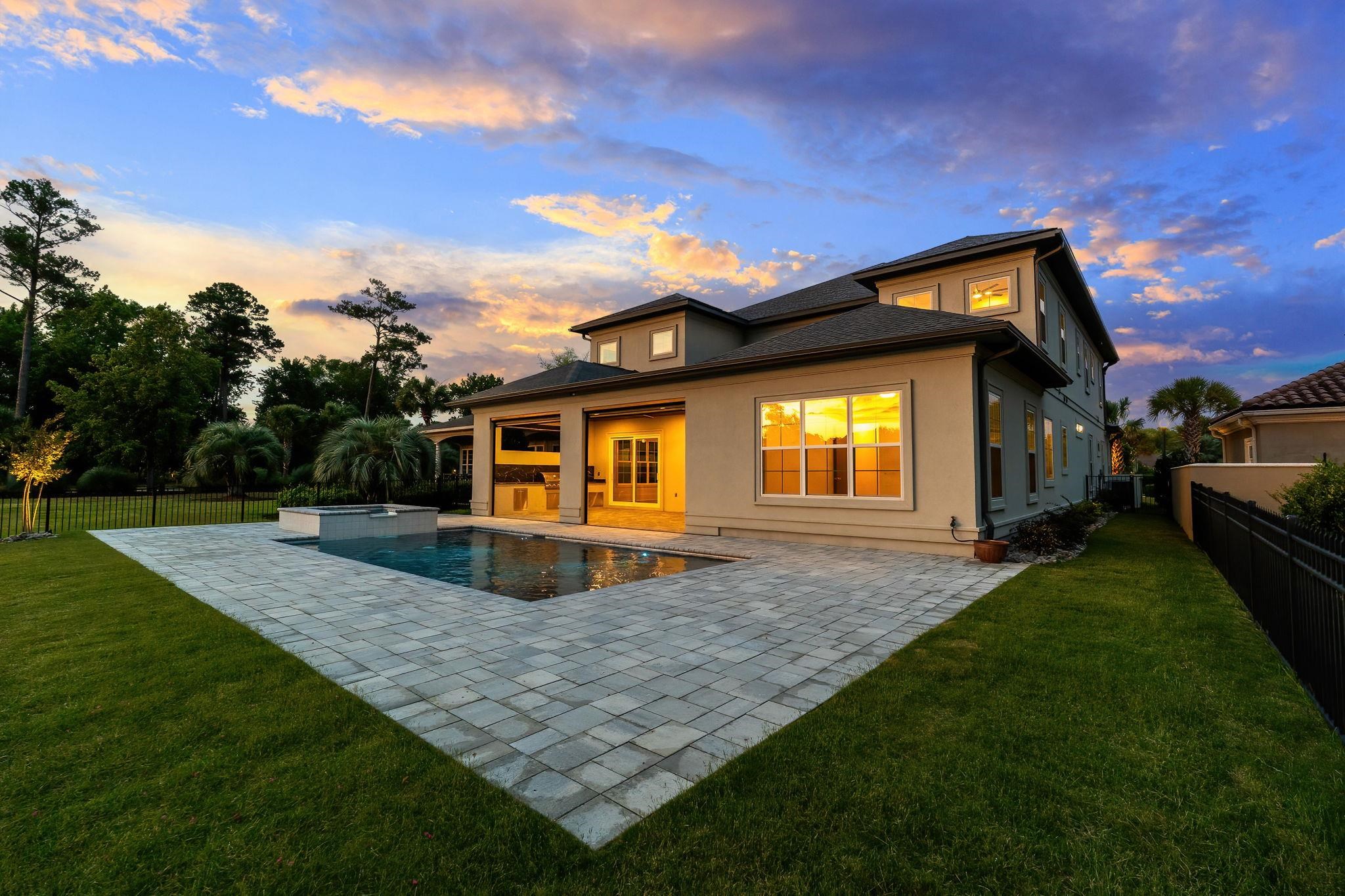 1015 Bluffview Dr.