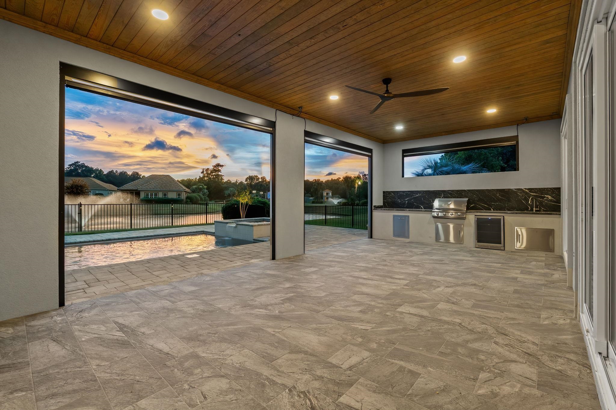1015 Bluffview Dr.