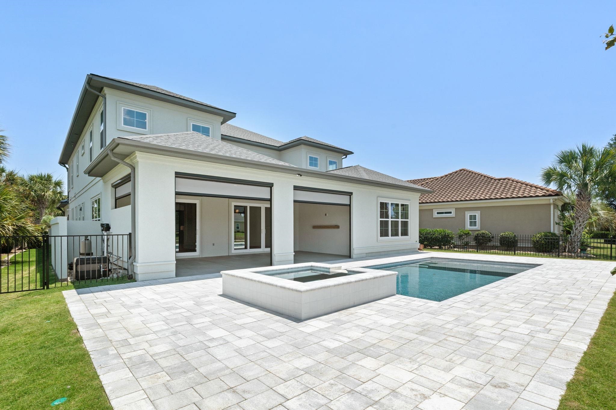 1015 Bluffview Dr.