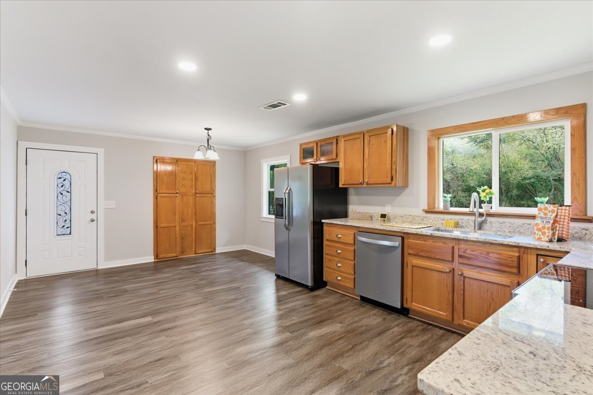 97 NW Gaddis Road NW