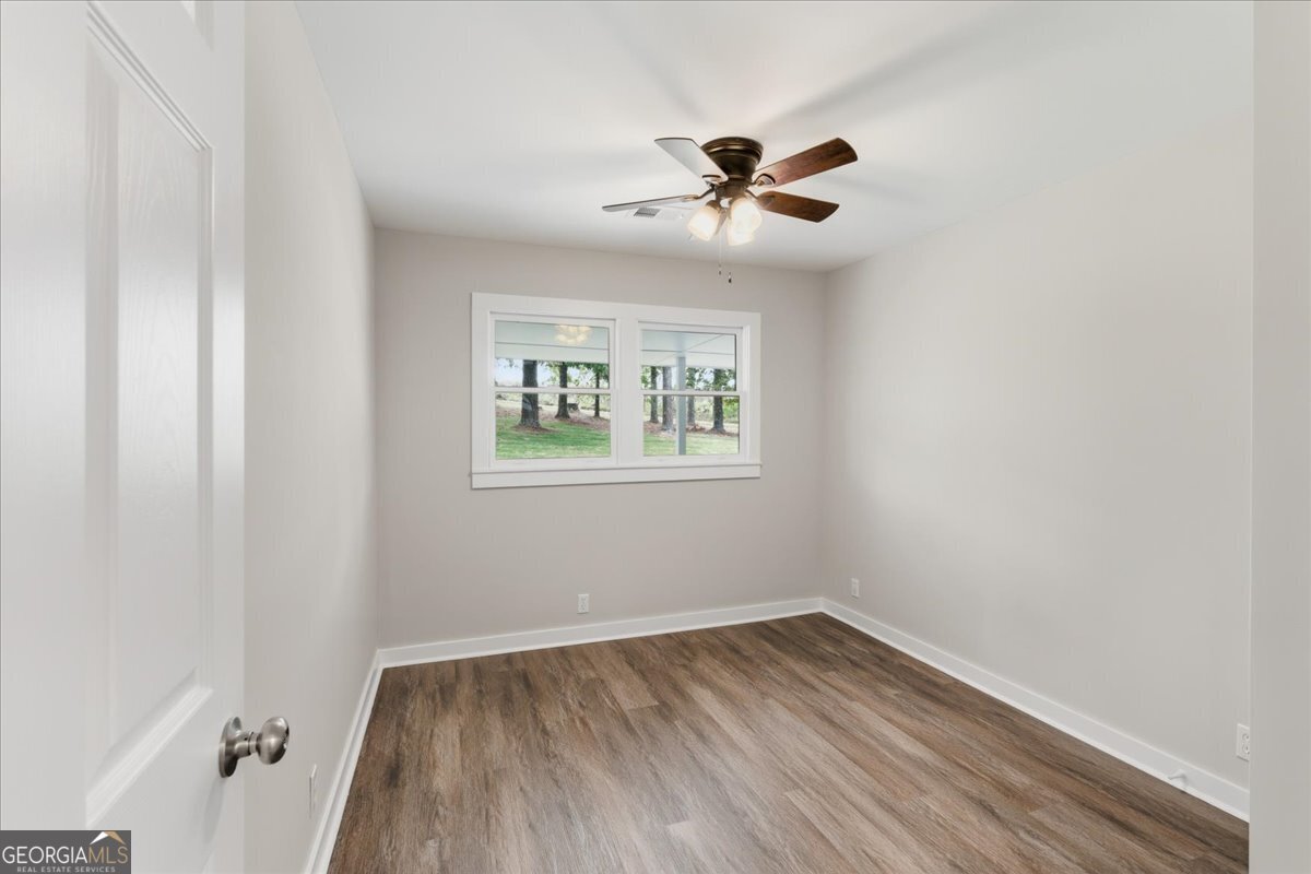 97 NW Gaddis Road NW