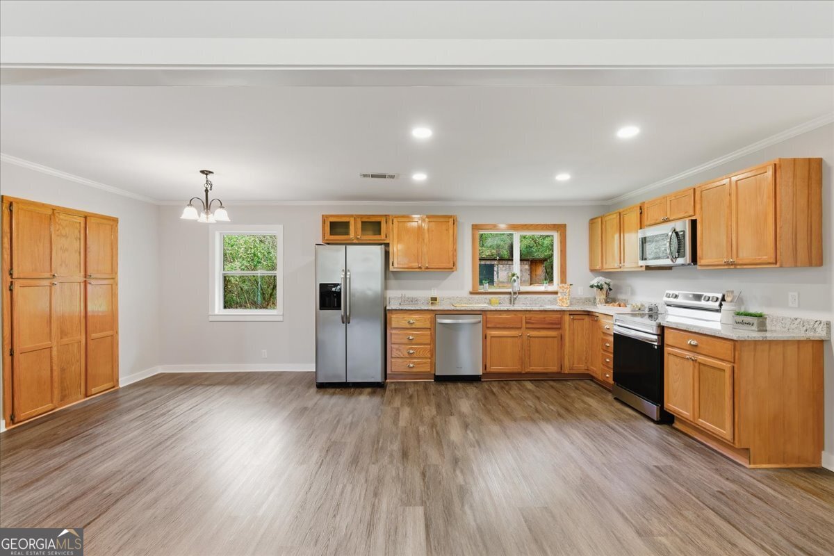 97 NW Gaddis Road NW