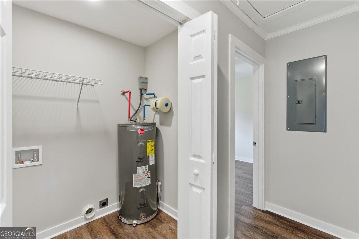 97 NW Gaddis Road NW