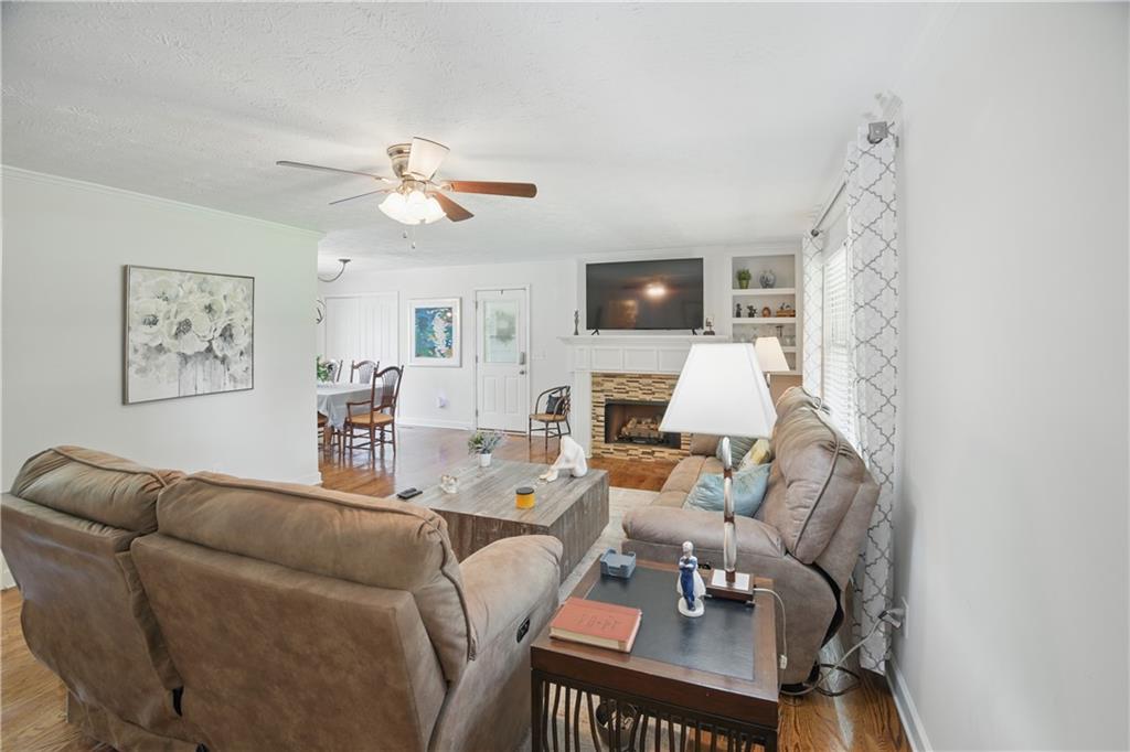 27 Ansley Way NW