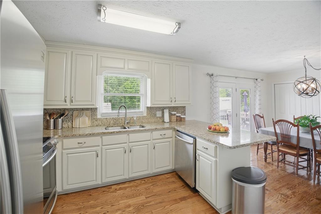 27 Ansley Way NW