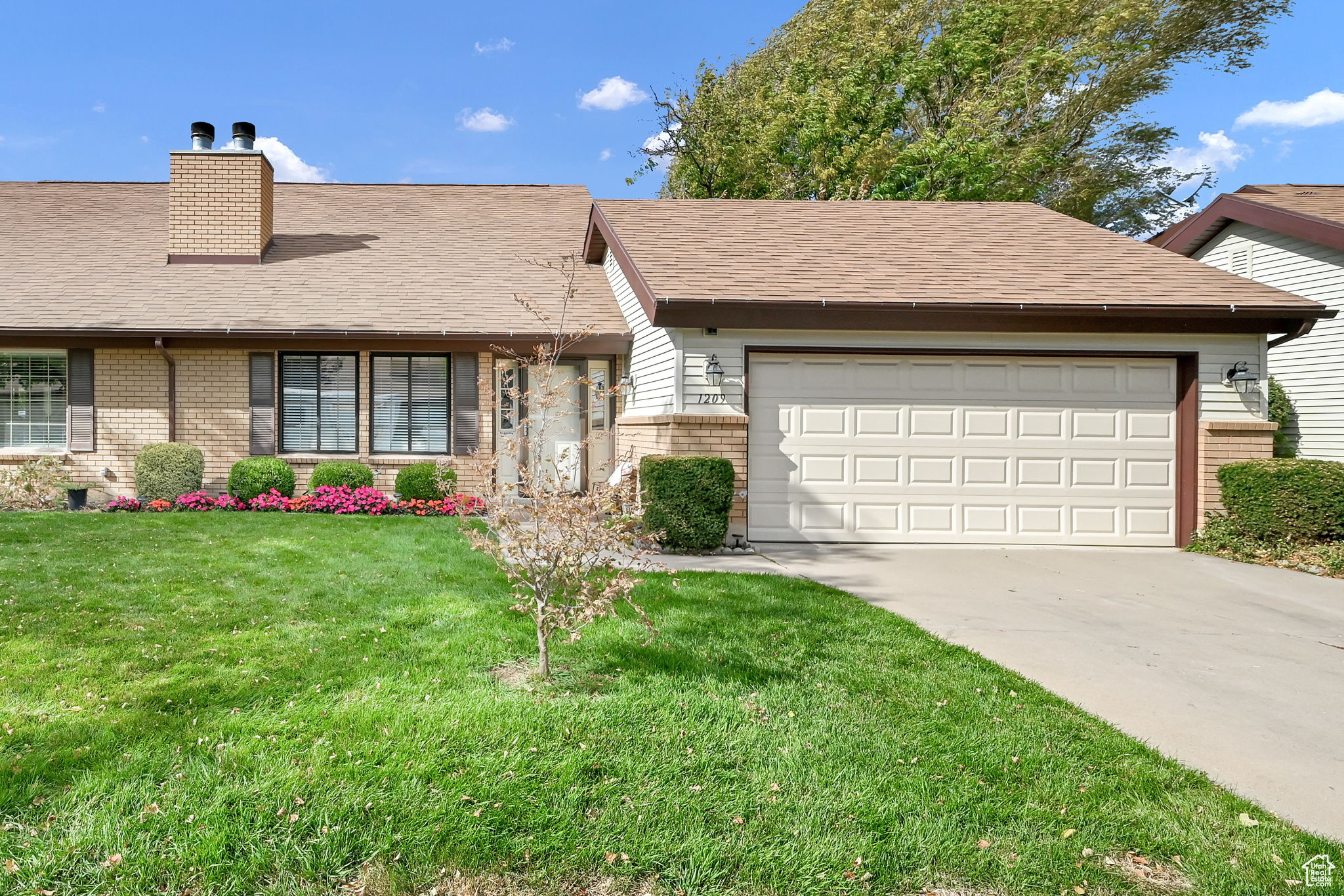 1209 N 575 W