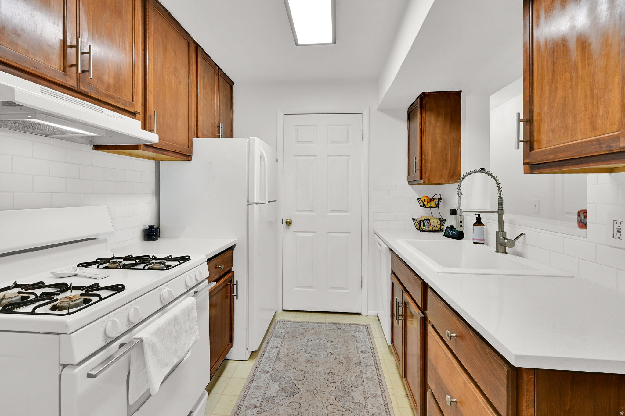 4114 S OAK MEADOWS DR #21