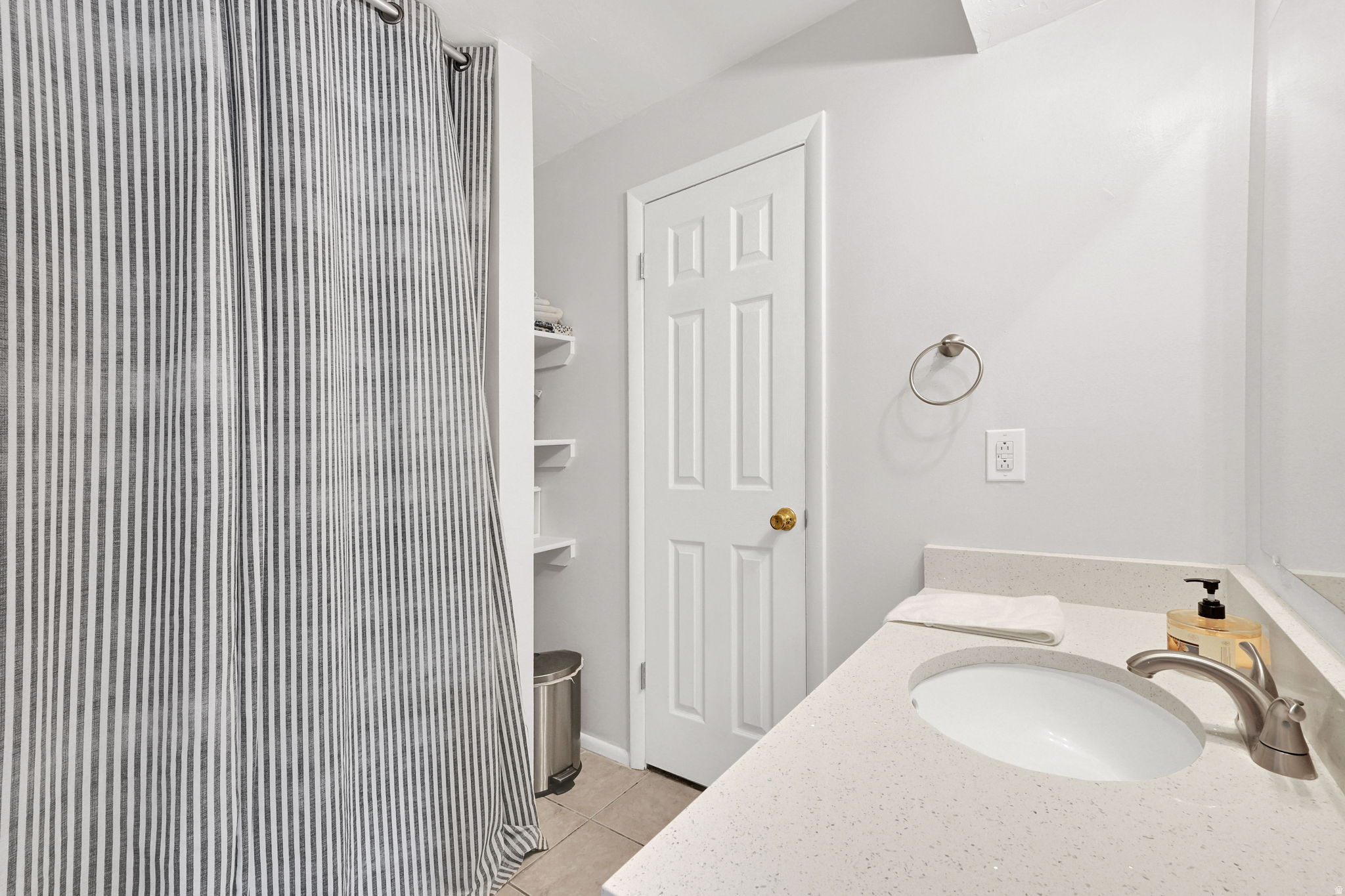 4114 S OAK MEADOWS DR #21