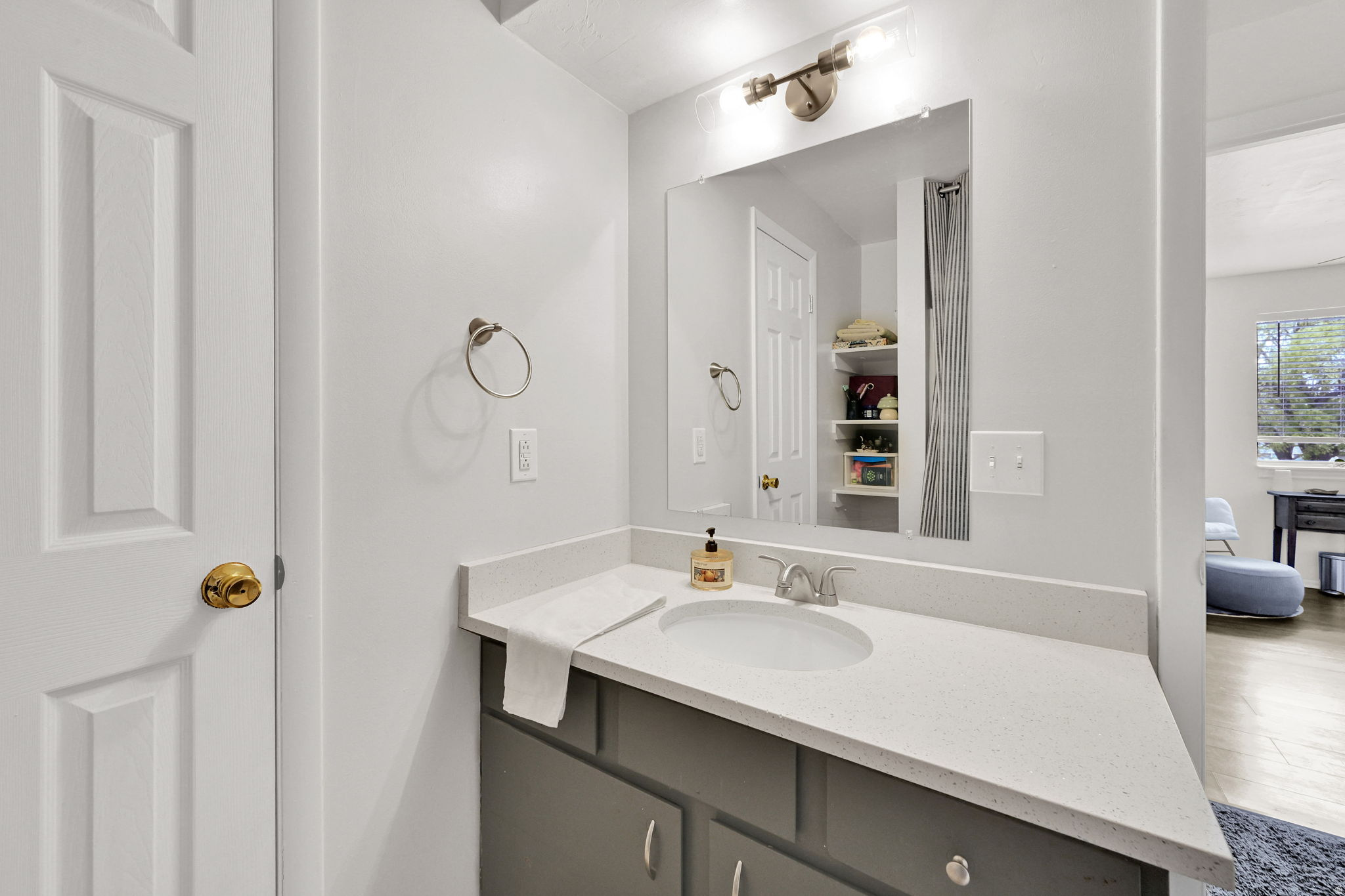 4114 S OAK MEADOWS DR #21