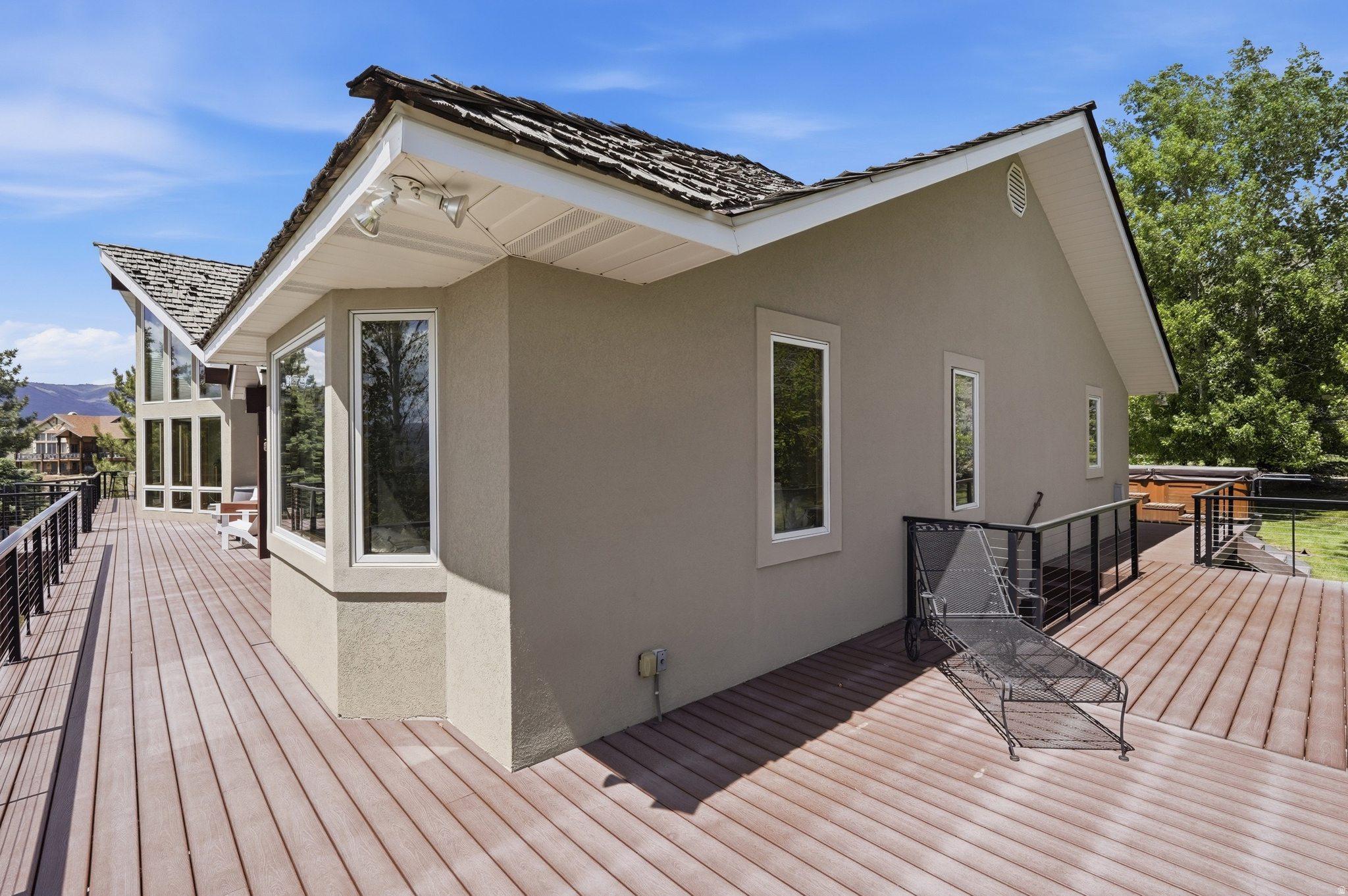 1610 E 1950 N