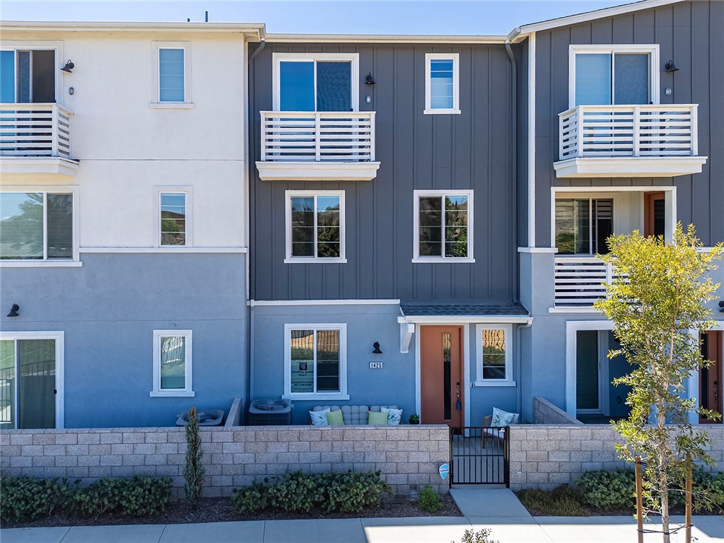 1425 W Sunrise Lane