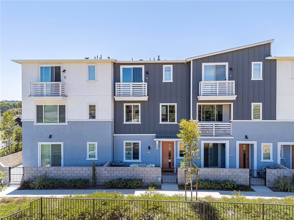 1425 W Sunrise Lane