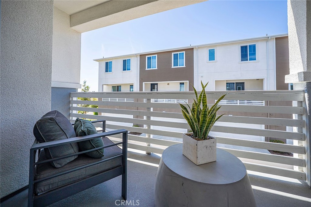 1425 W Sunrise Lane