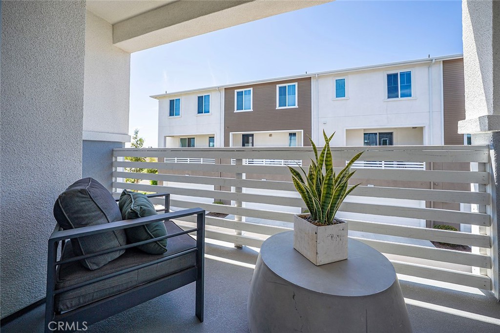 1425 W Sunrise Lane