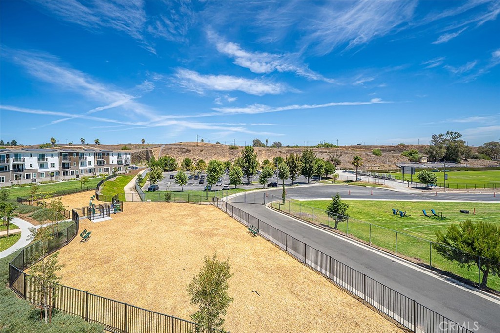1425 W Sunrise Lane