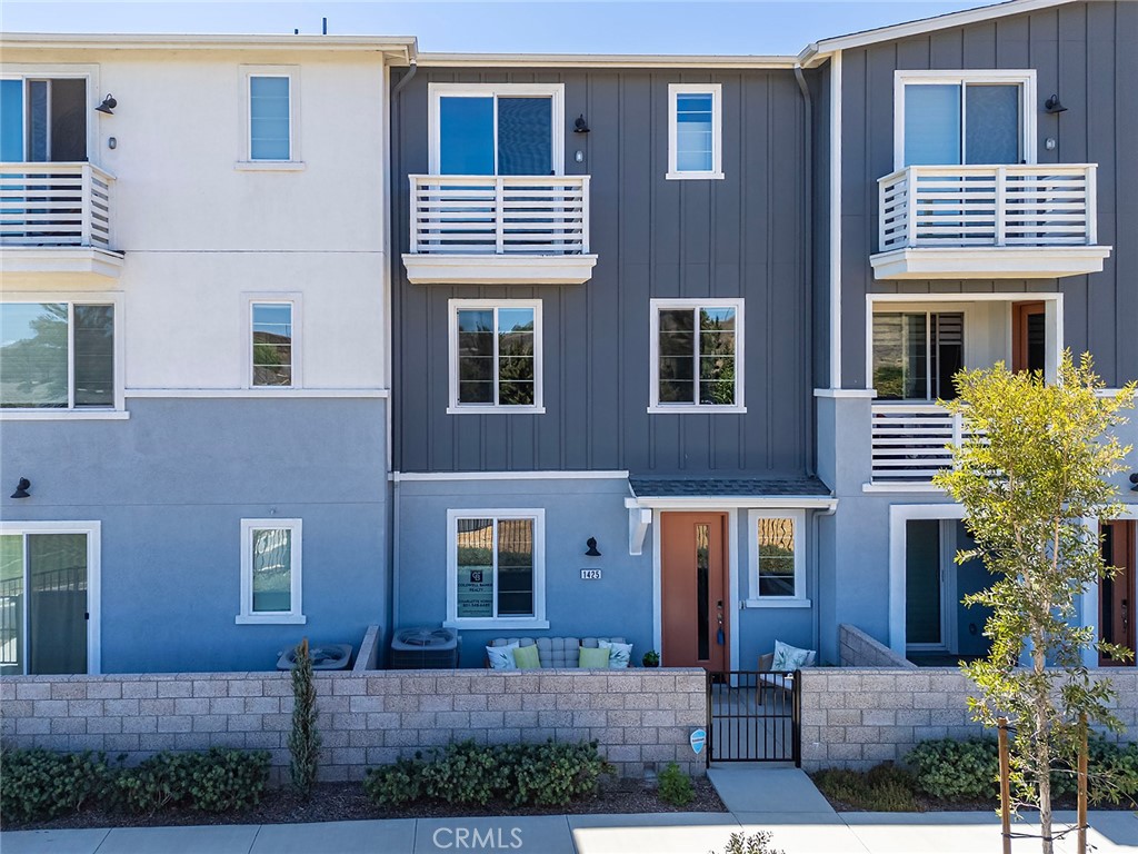 1425 W Sunrise Lane