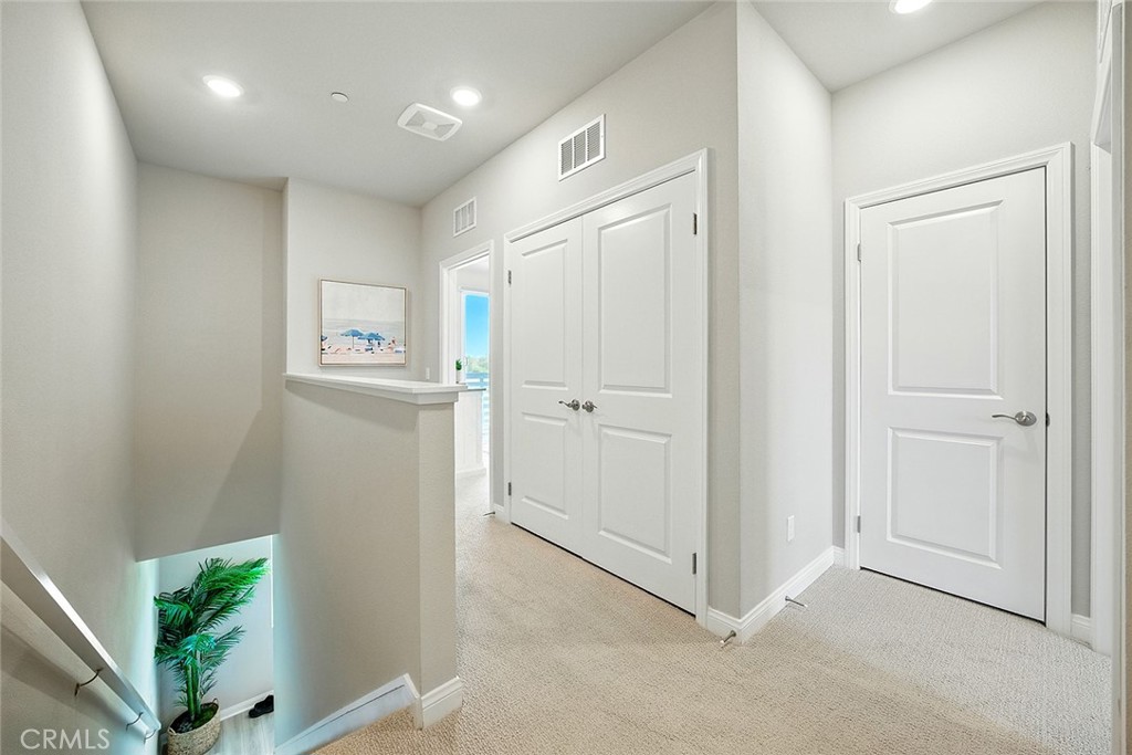 1425 W Sunrise Lane