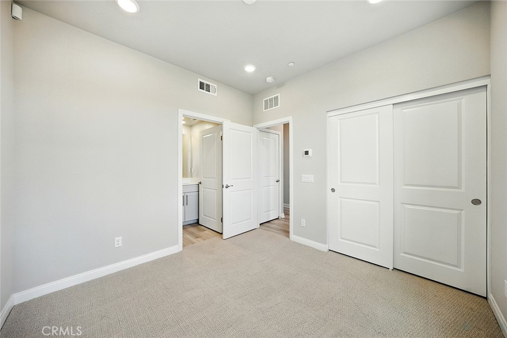 1425 W Sunrise Lane