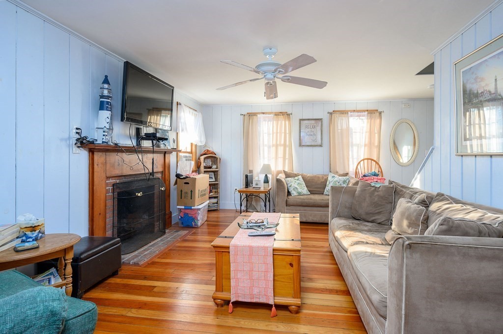 18 Chamberlain Ct