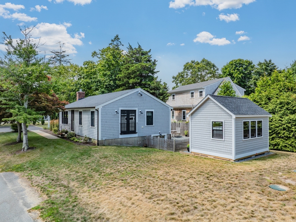 9 Locust Ave