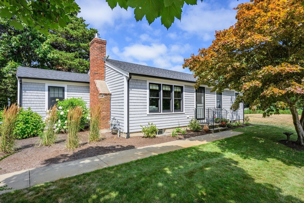 9 Locust Ave