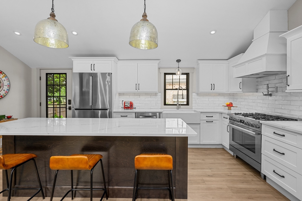 9 Locust Ave