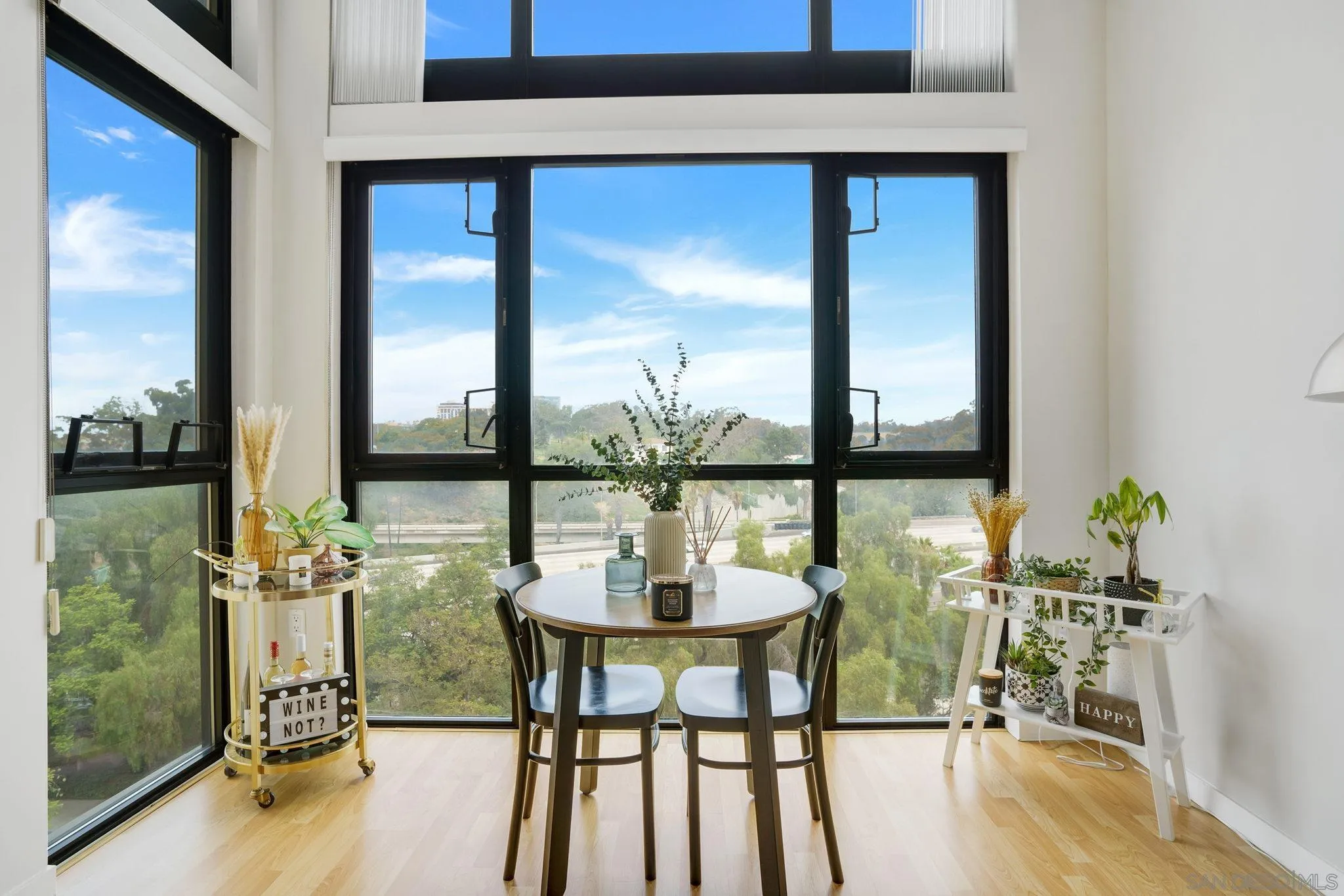 889 Date Street Unit 522