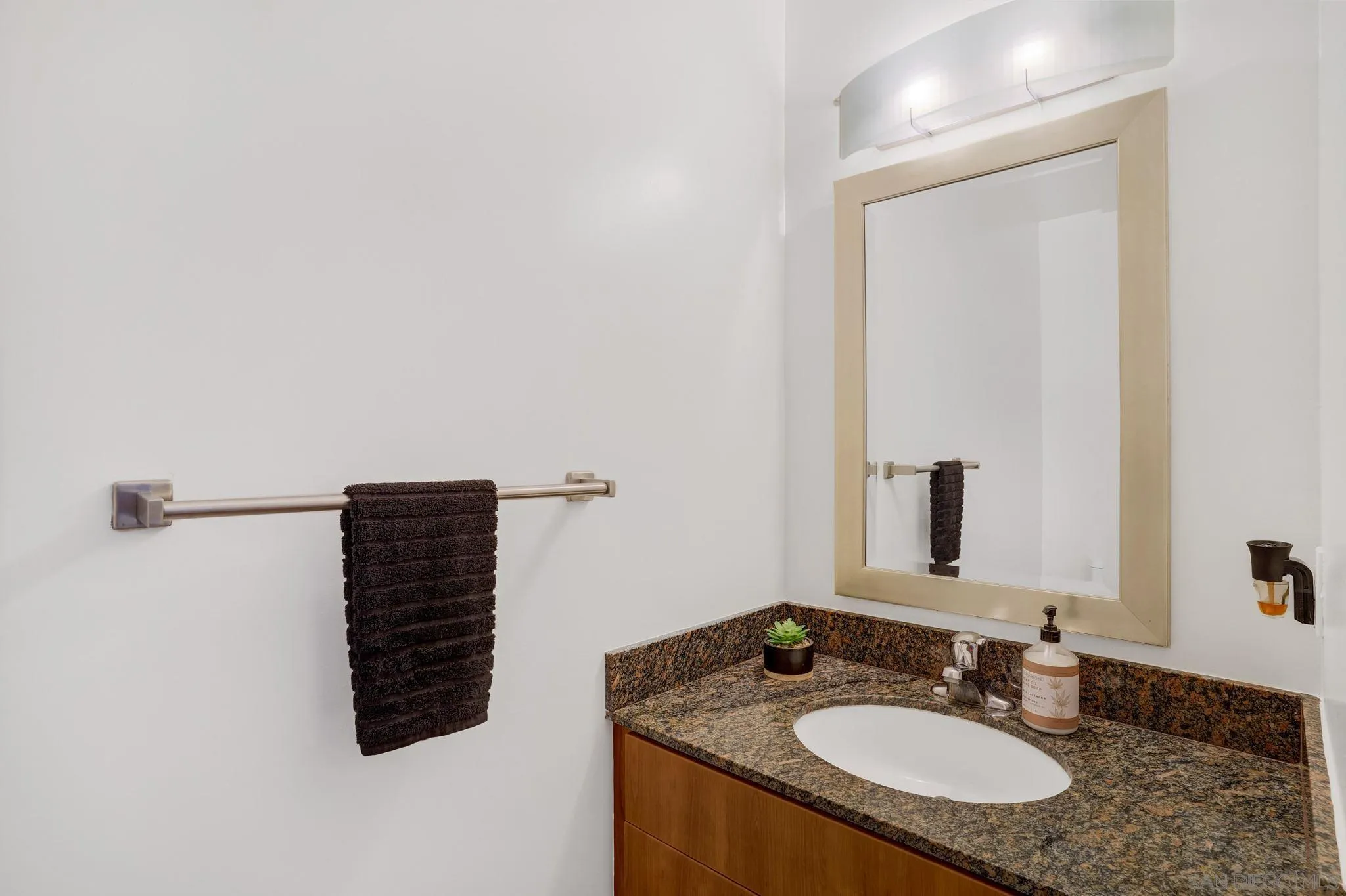 889 Date Street Unit 522