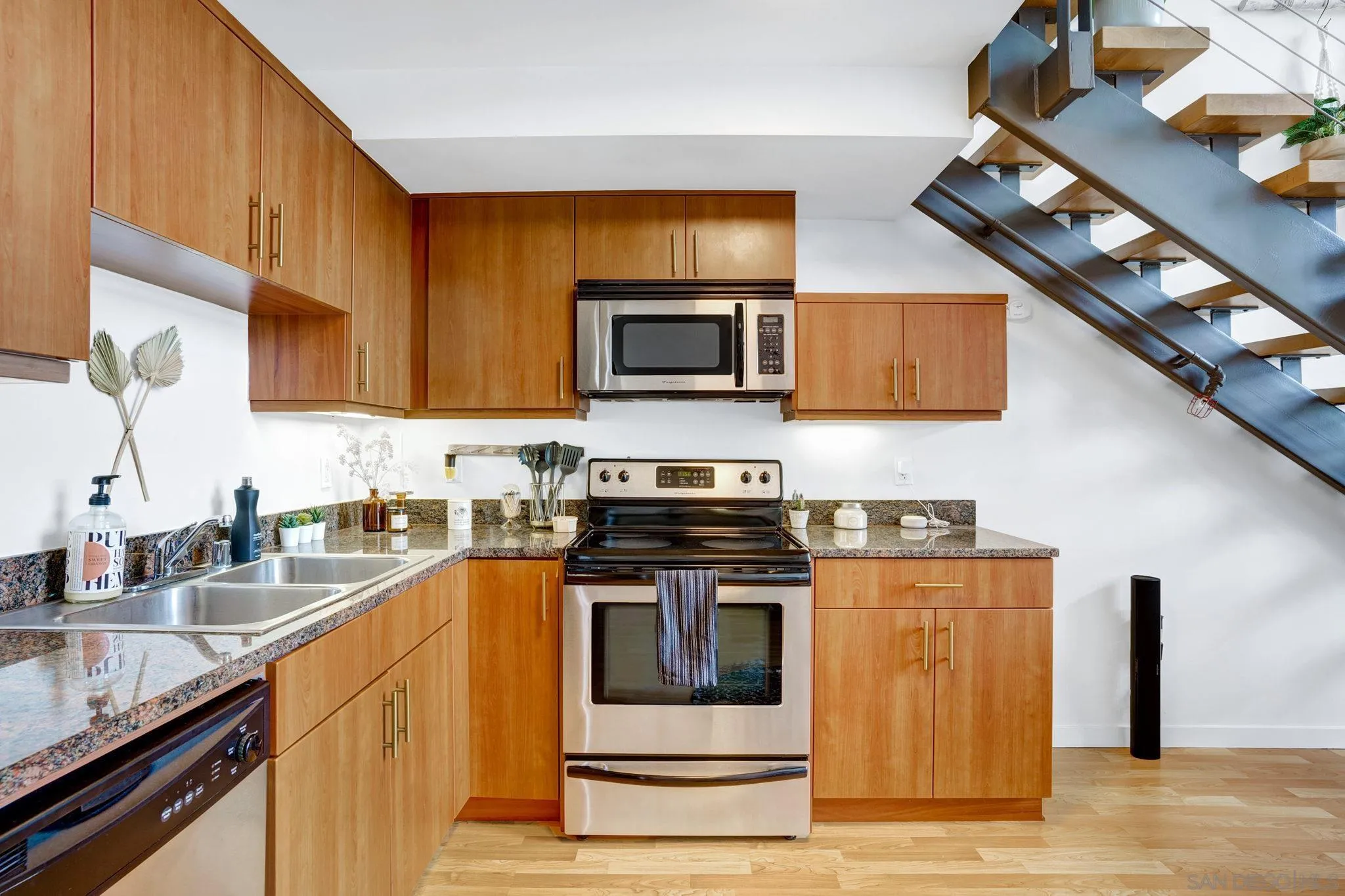 889 Date Street Unit 522