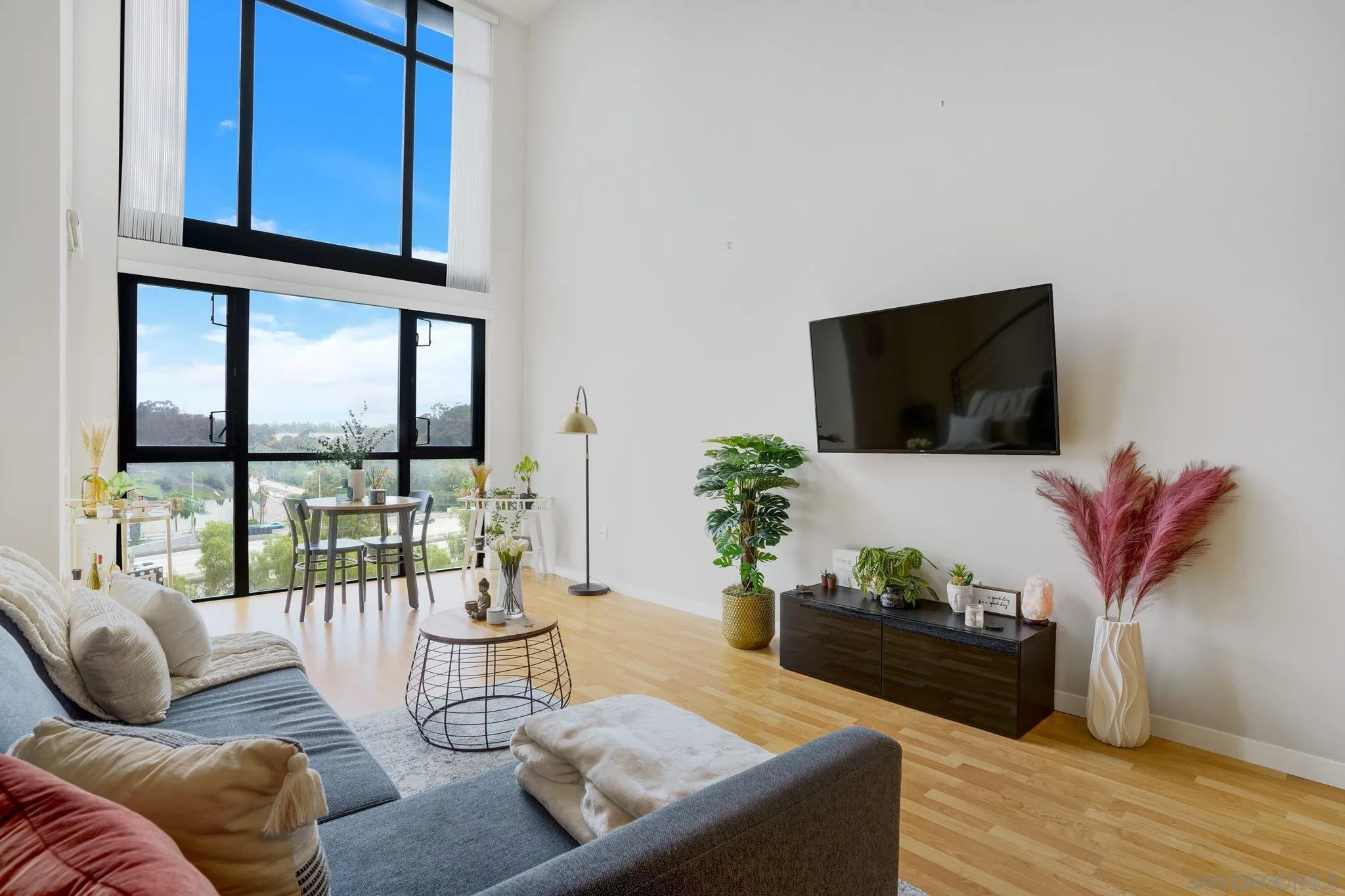 889 Date Street Unit 522