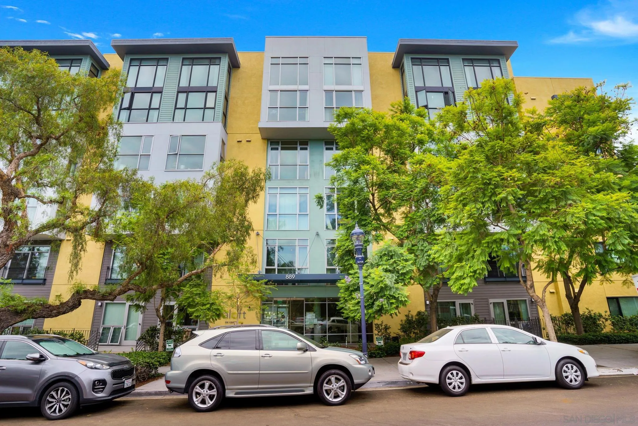 889 Date Street Unit 522