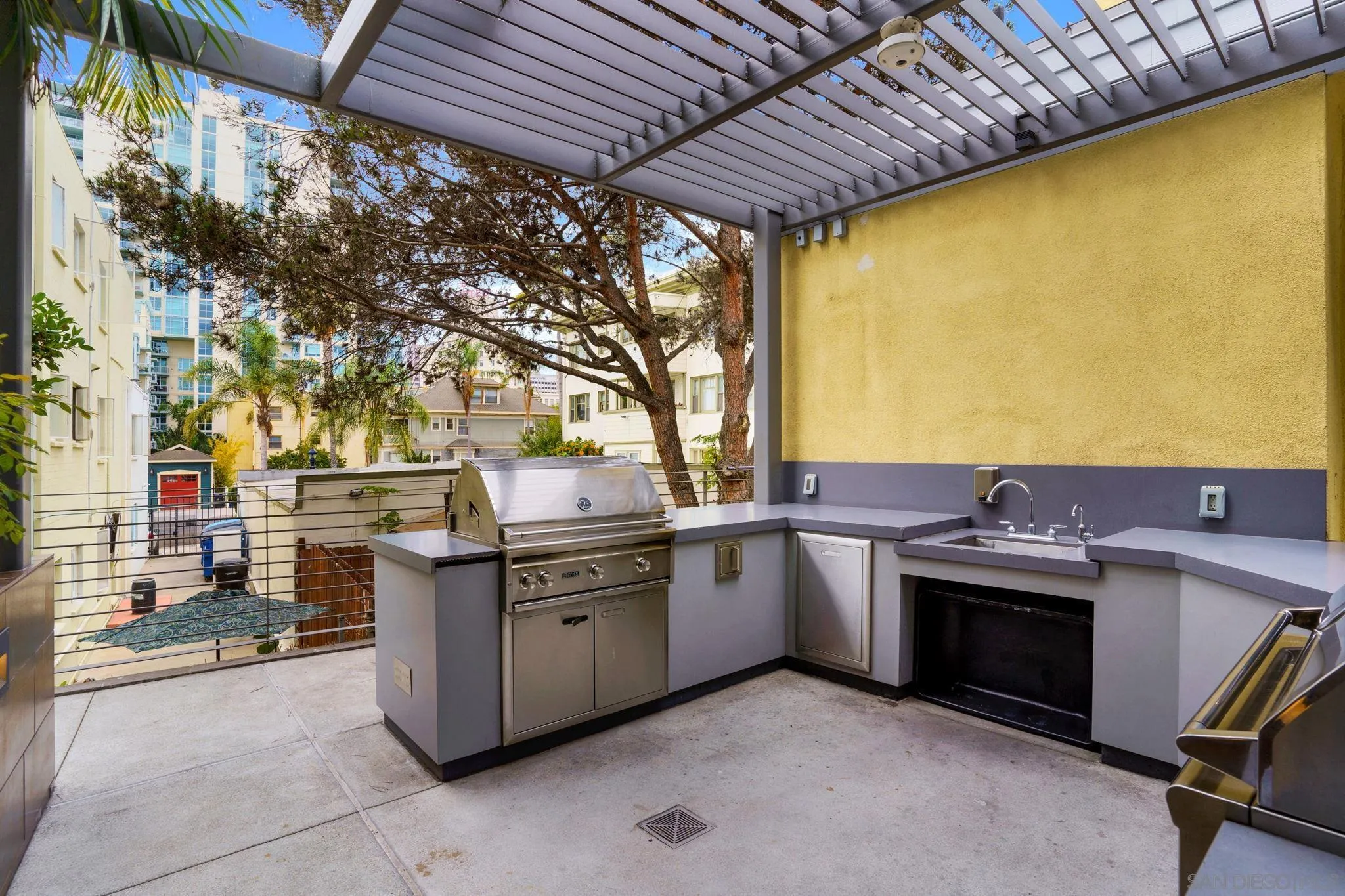 889 Date Street Unit 522