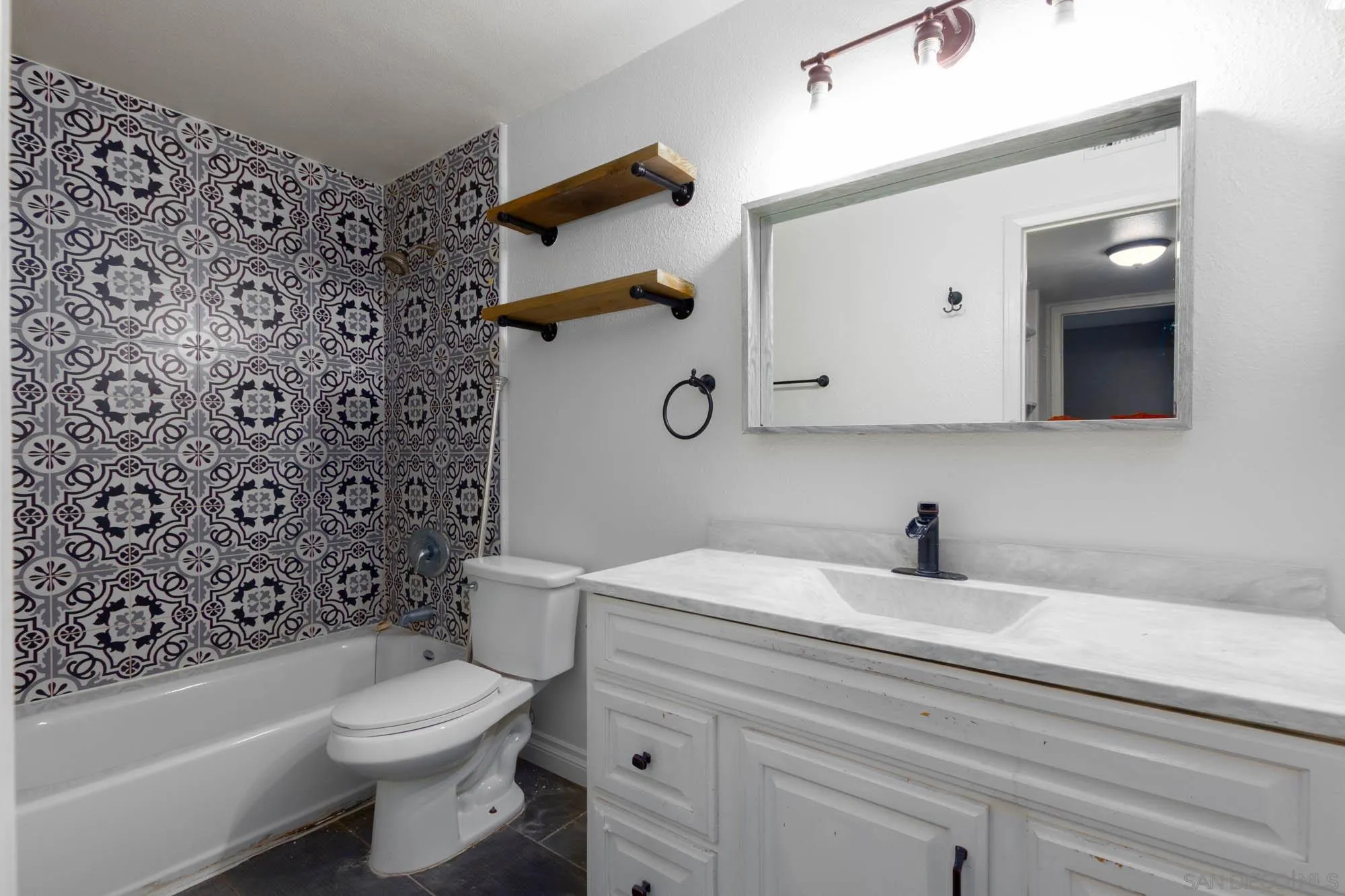 1811 E Grand Ave Unit 175