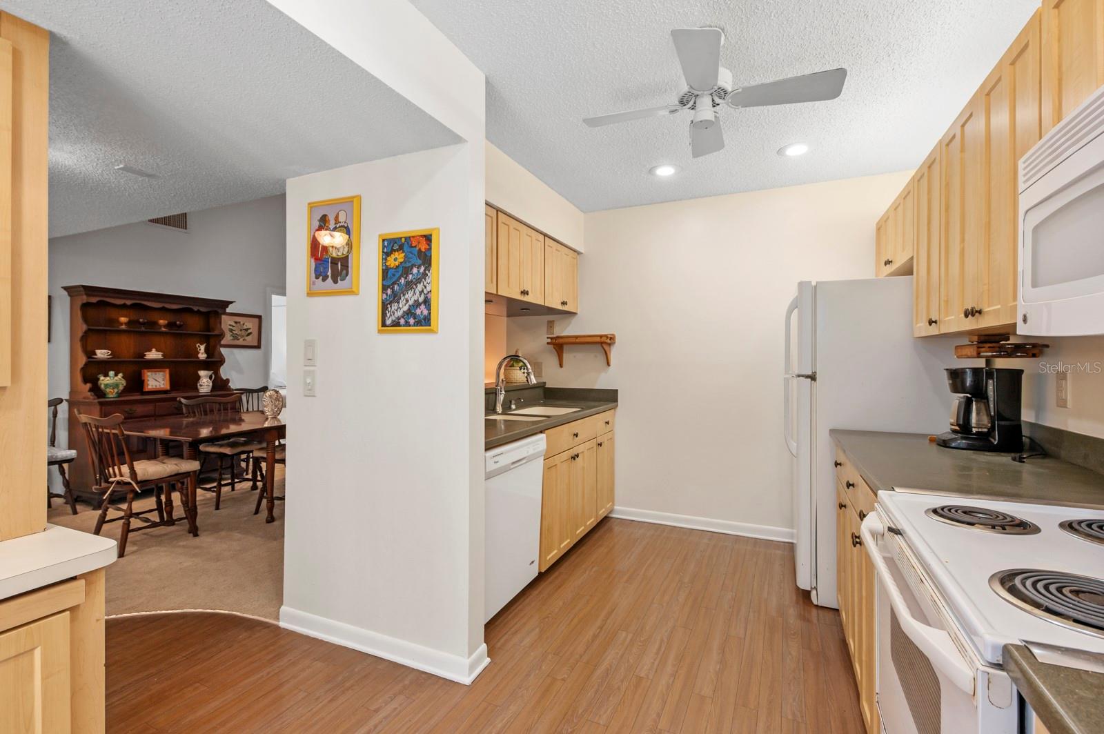 1700 GLENHOUSE DR #406