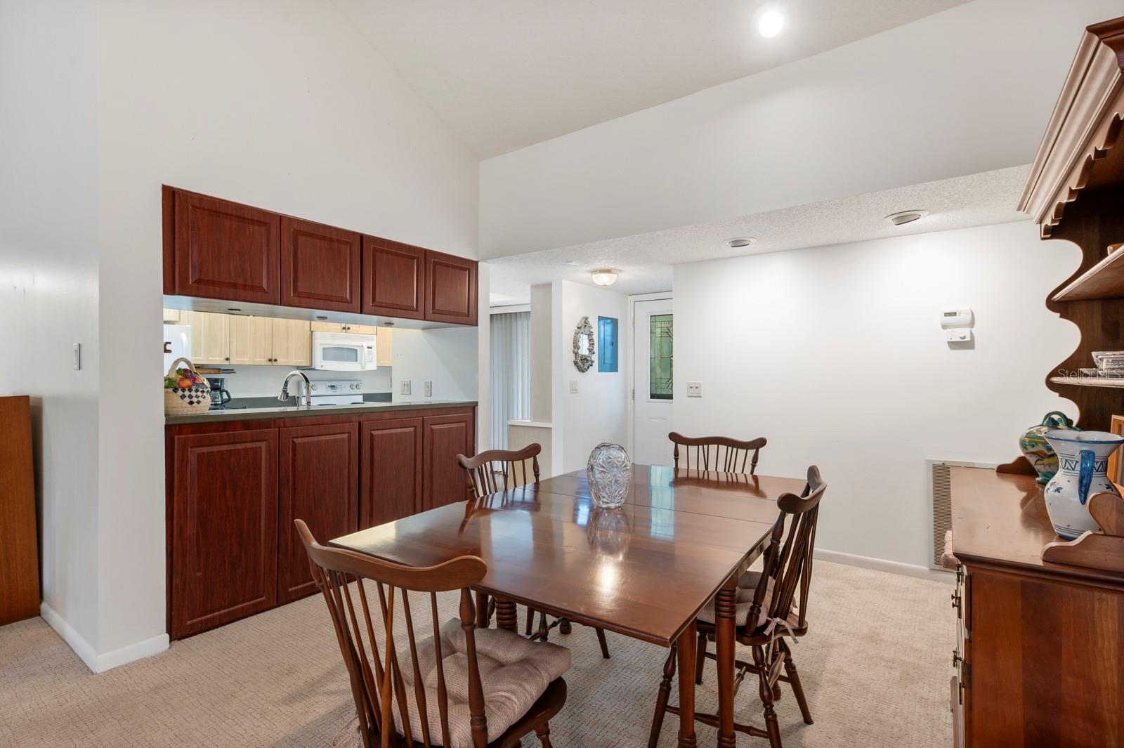 1700 GLENHOUSE DR #406