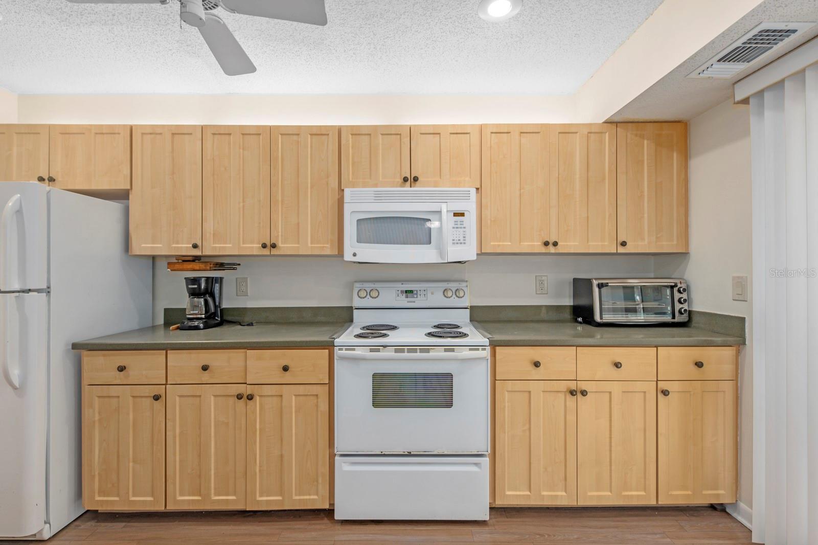 1700 GLENHOUSE DR #406