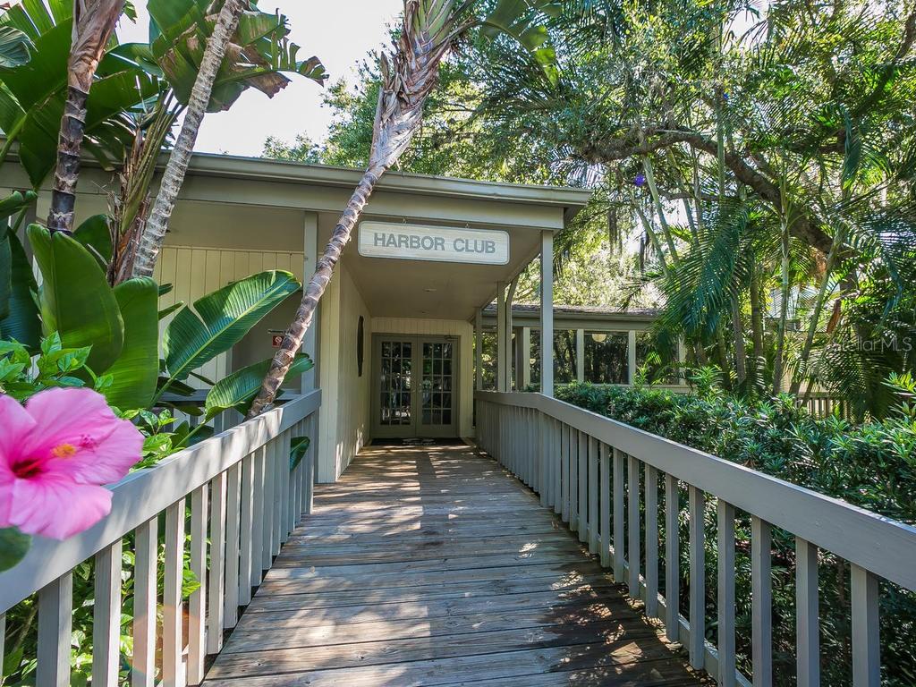 1700 GLENHOUSE DR #406