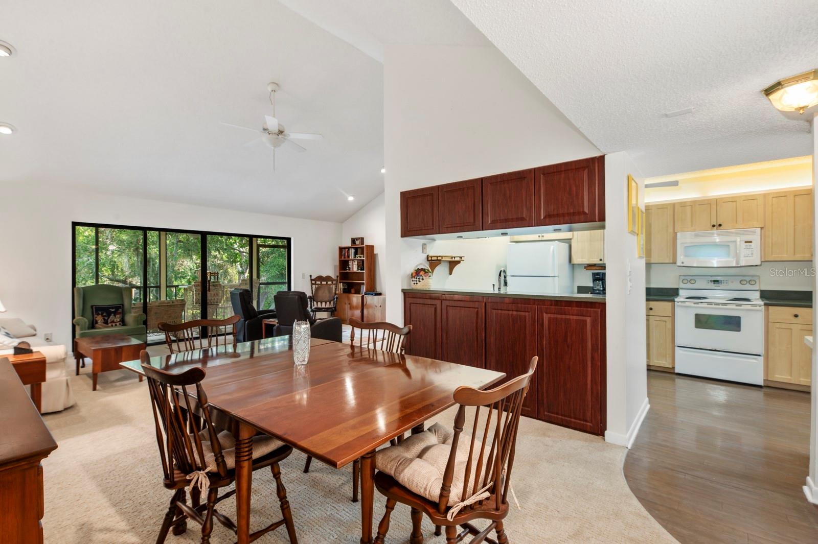 1700 GLENHOUSE DR #406