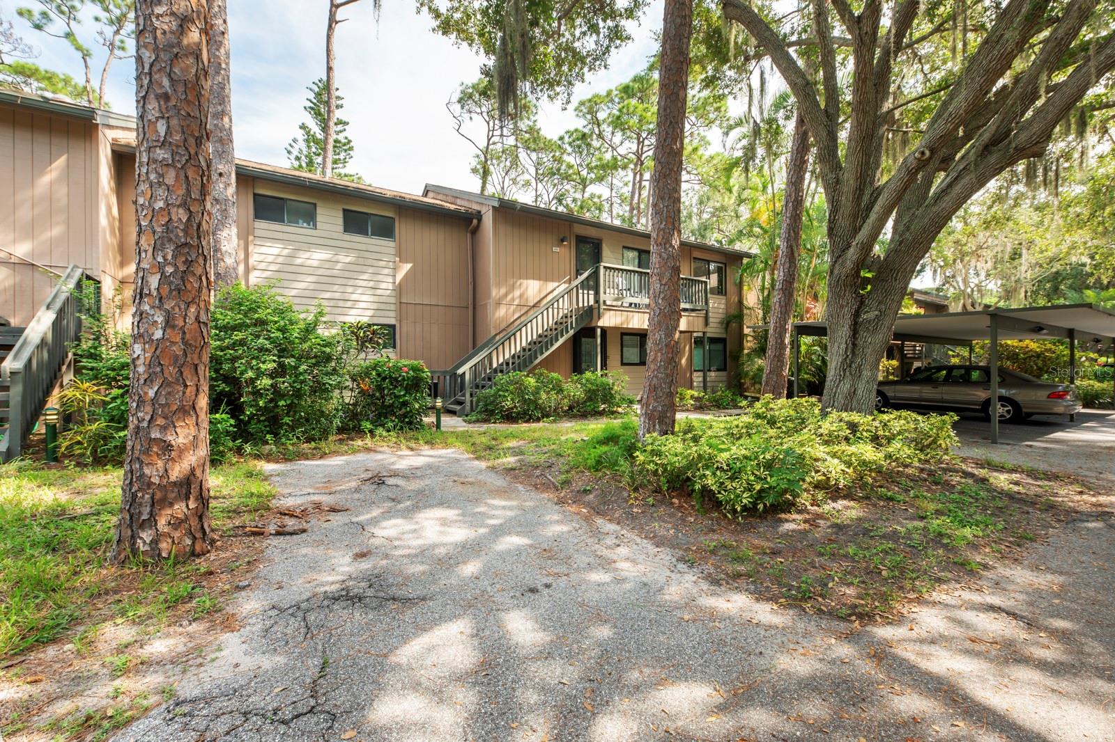 1700 GLENHOUSE DR #406