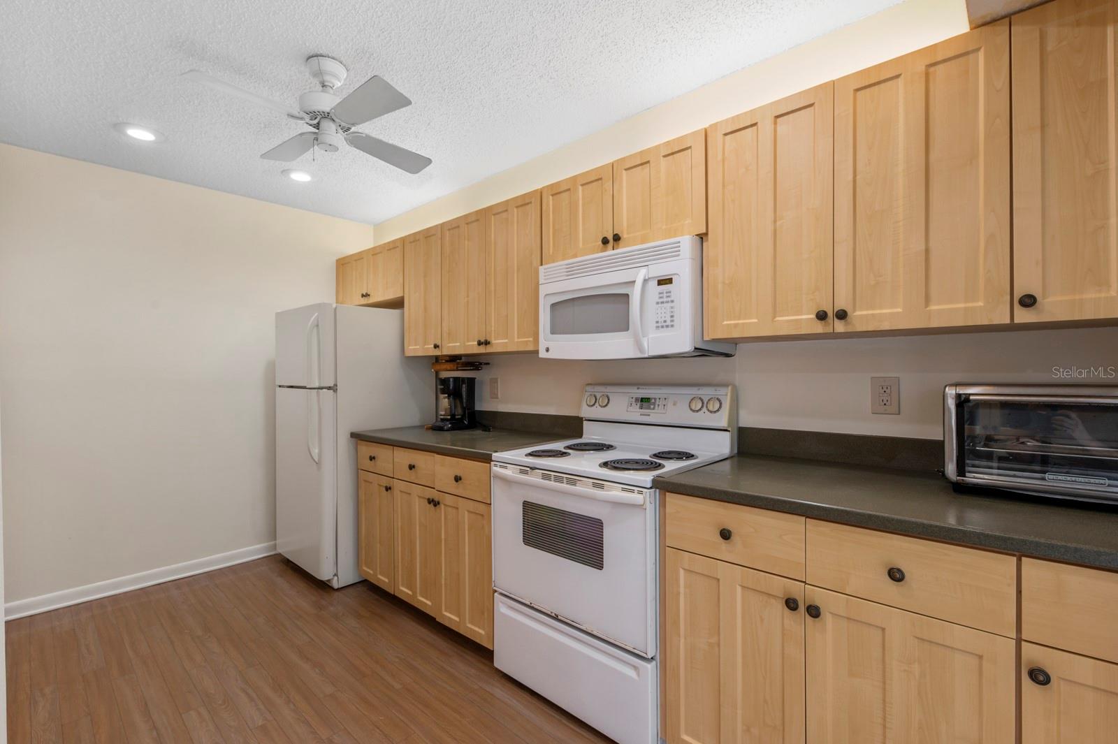 1700 GLENHOUSE DR #406