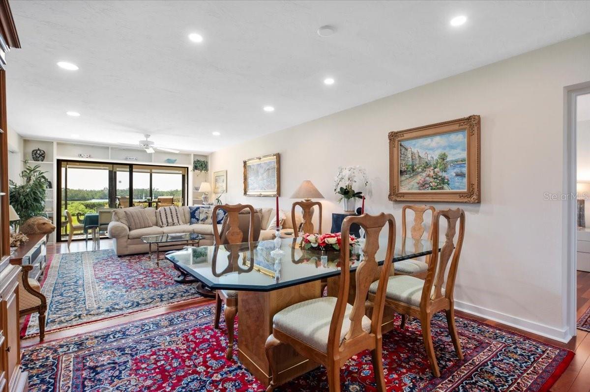 1526 PELICAN POINT DR #149
