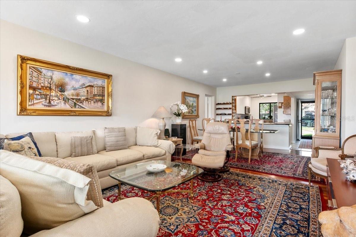 1526 PELICAN POINT DR #149