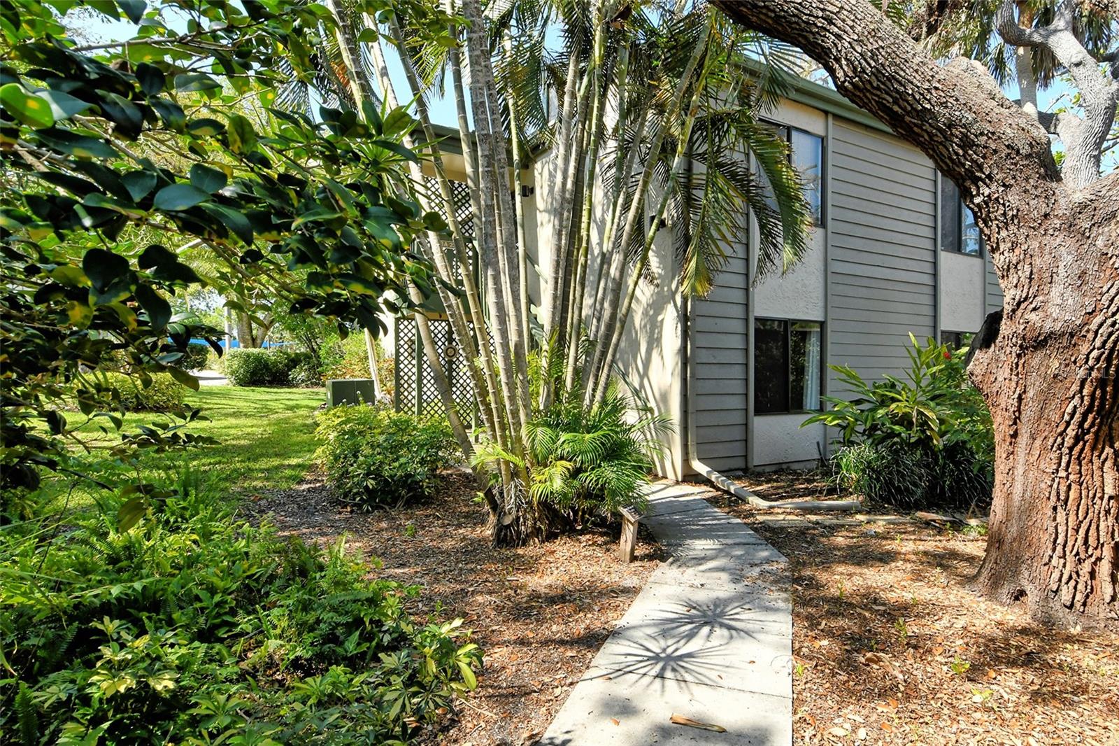 1532 PELICAN POINT DR #BA139