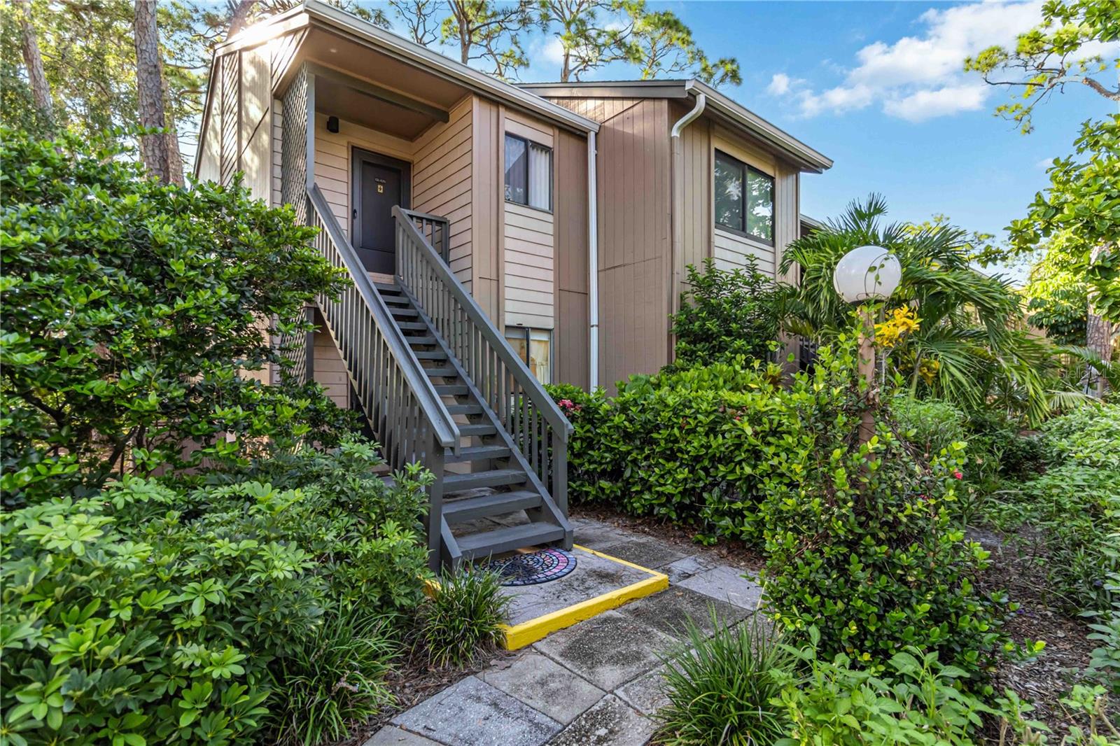 1720 GLENHOUSE DR #325