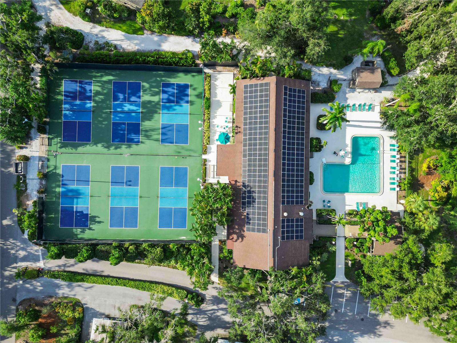 1720 GLENHOUSE DR #325