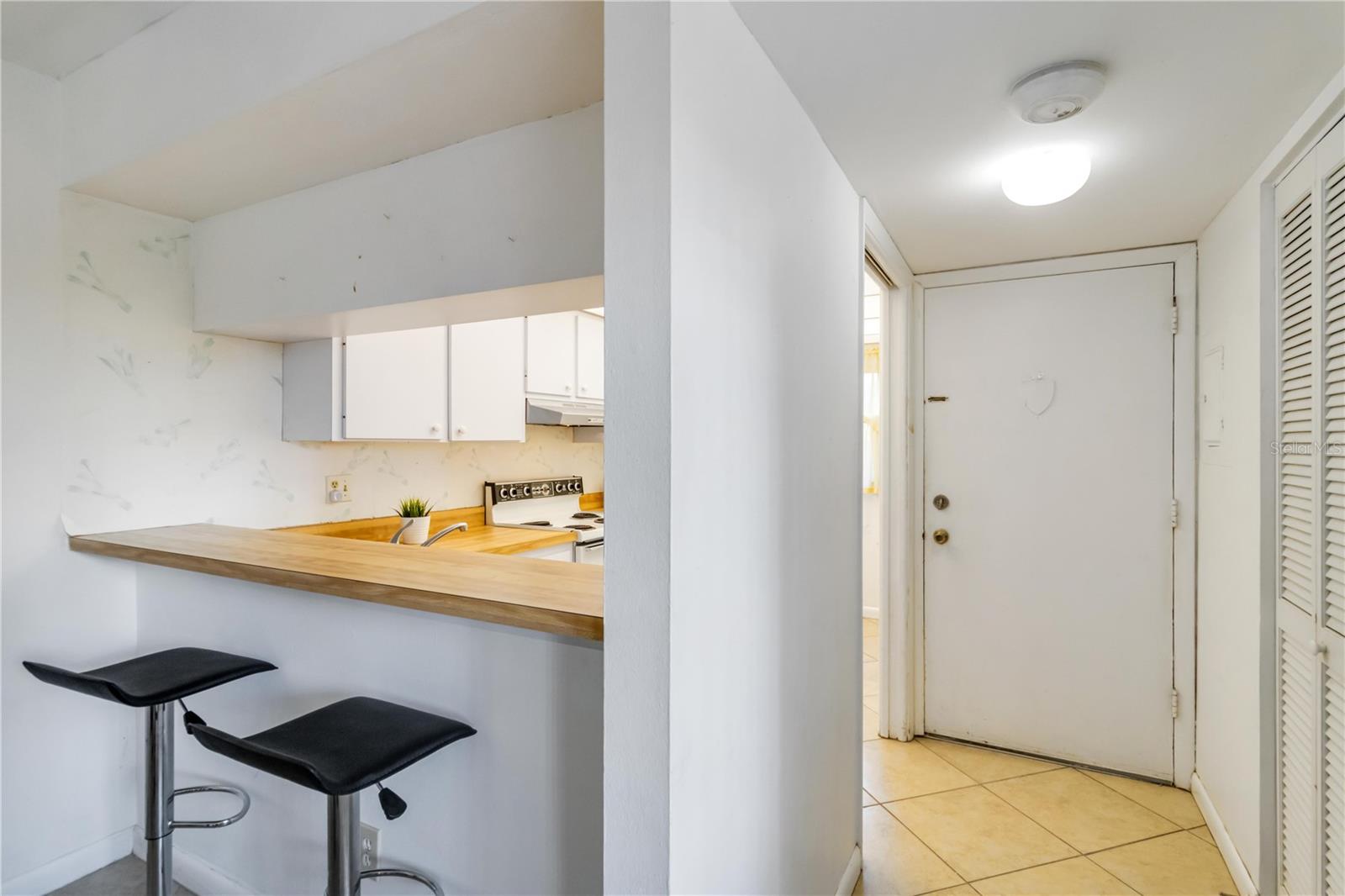 1720 GLENHOUSE DR #325