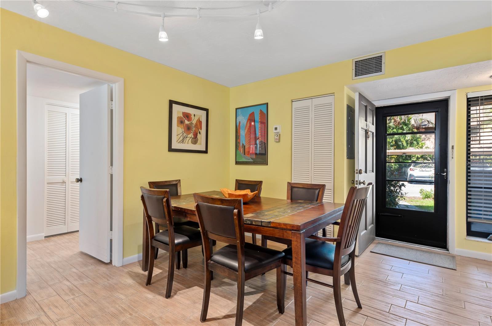 1680 BROOKHOUSE CIR #110